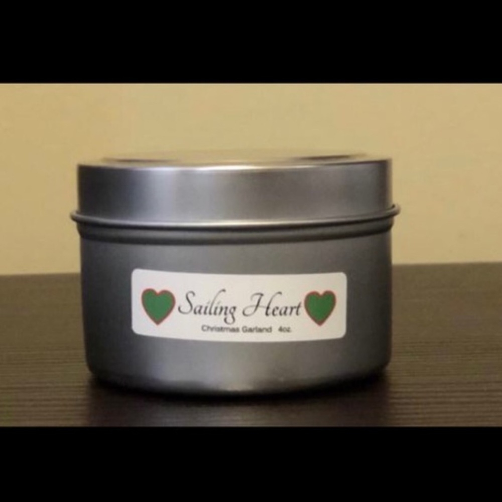 Christmas Garland 4 oz Candle